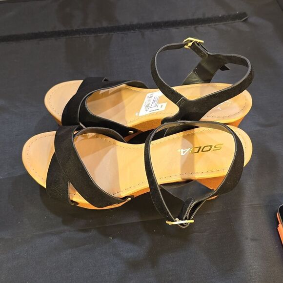 BRAND NEW SODA  WOMENS BLOCK HEEL PLATFORM SANDAL  - Picture 9 of 16